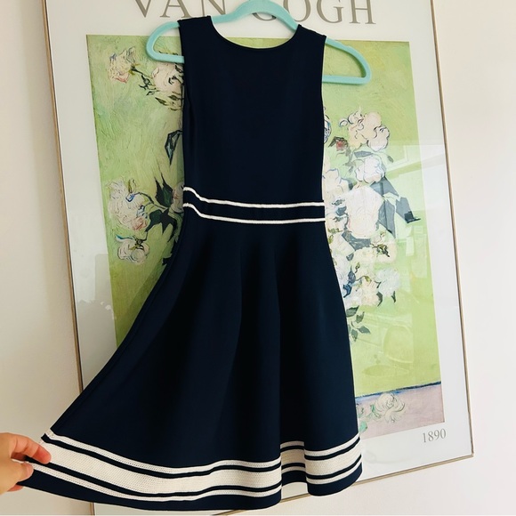 Carolina Herrera elegant girls dress size 12 - Picture 4 of 5